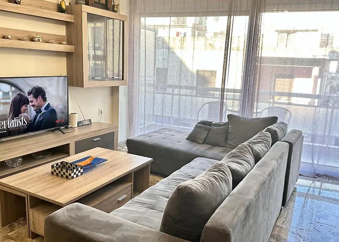 Acropolis Modern Apartments Free Parking,Free Pet Hosting,Netflix